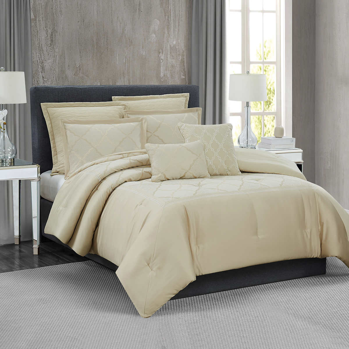 Fifth Avenue Lux Coventry 7-piece Comforter Set, Champagne, Queen